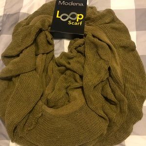 NWT loop scarf